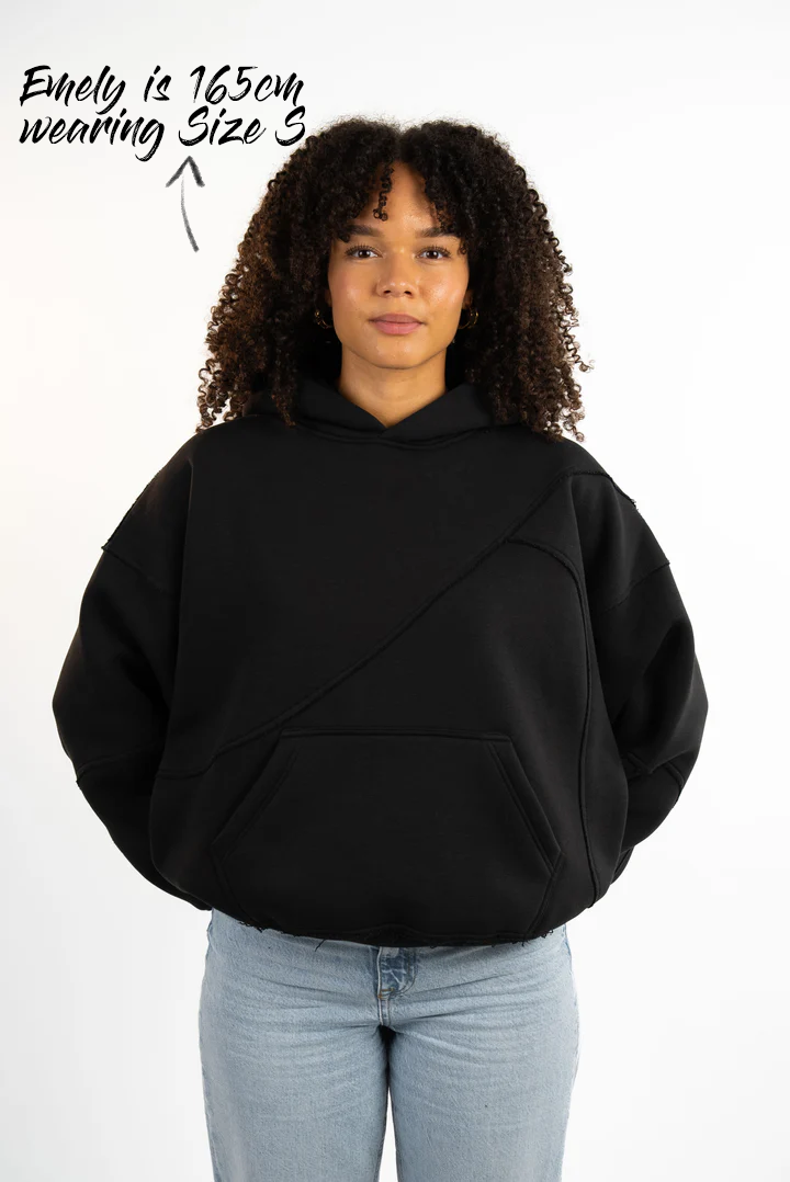 BLACK ESSENTIAL HOODIE